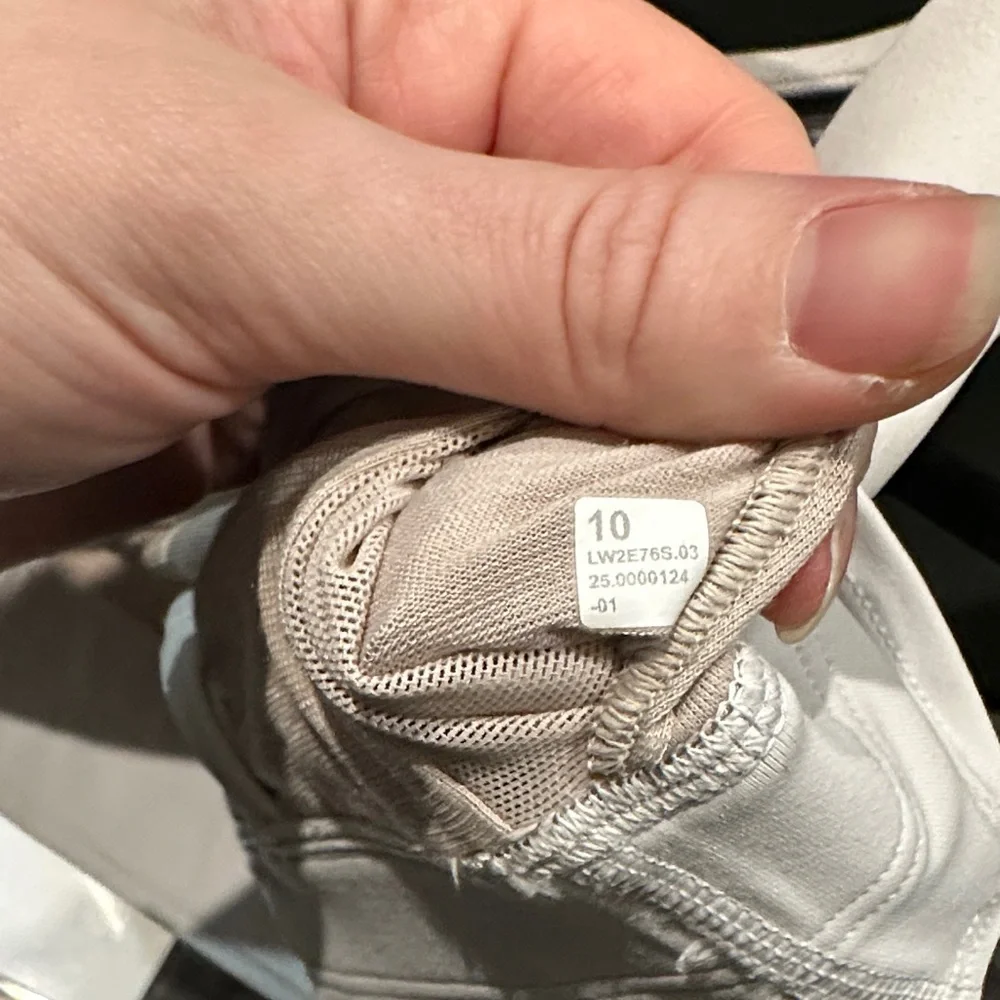 NWOT Lululemon Light Blue Women's Strappy Sports Bra - Picture 5 of 5